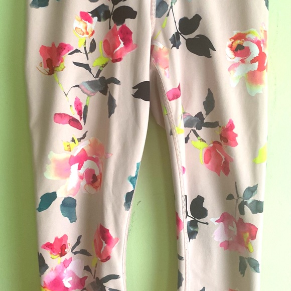 Athleta Painted Flower Elation 7/8 Leggings - Picture 5 of 6